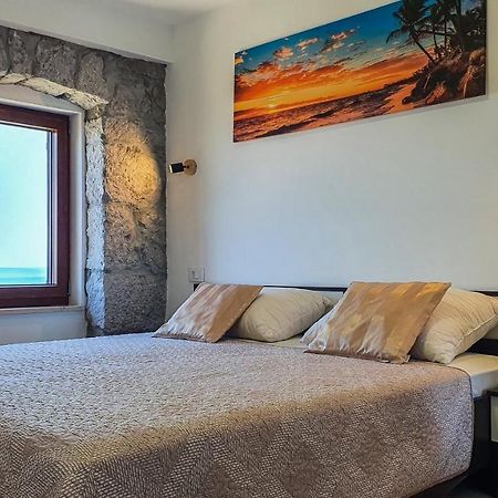 Apartment Bugenvilija Ловран Екстер'єр фото