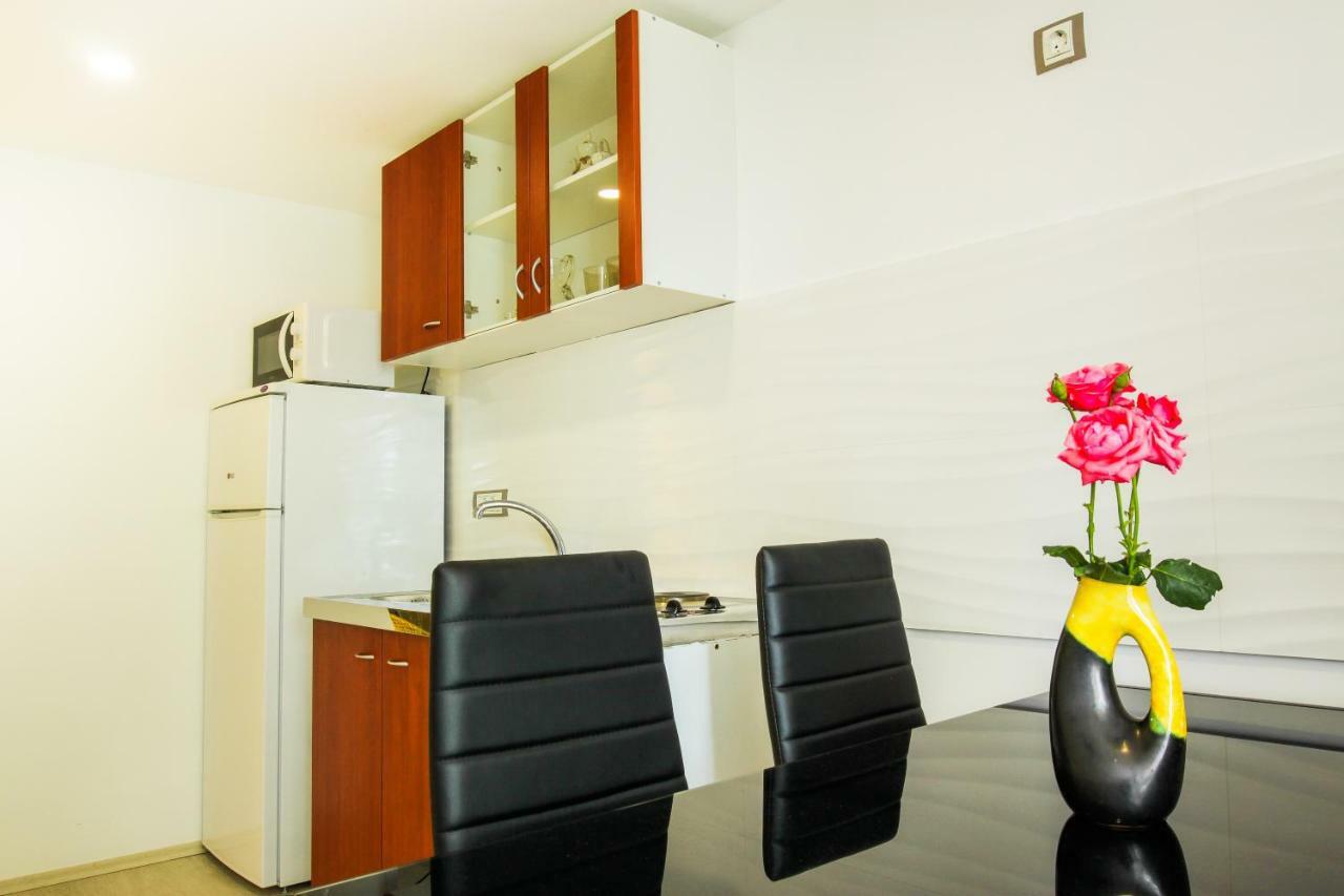 Apartment Bugenvilija Ловран Екстер'єр фото
